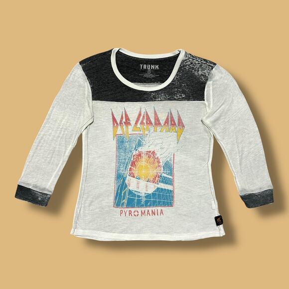Trunk LTD Def Leppard Shirt Pyromania 1983 Tour Tee Soft Thin Poly Blend Small - Picture 1 of 9